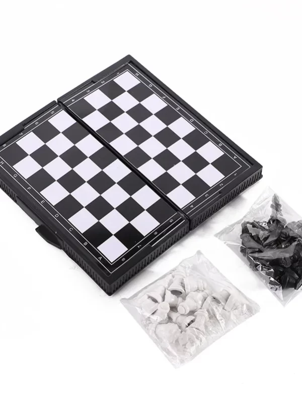 Mini Conjunto De Xadrez Magnético Dobrável Magnético Plástico Tabuleiro Jogo Portátil Kid Toy Portátil Ao Ar Livre - Image 6
